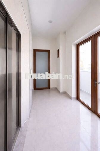 Phòng 25m2 có tủ lạnh tủ quần áo Q10