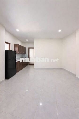 Phòng 25m2 có tủ lạnh tủ quần áo Q10