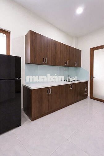 Phòng 25m2 có tủ lạnh tủ quần áo Q10