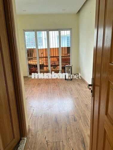 Cho thuê nhà Trần Văn Quang, 3 tầng, hẻm xe hơi, chỉ 10tr