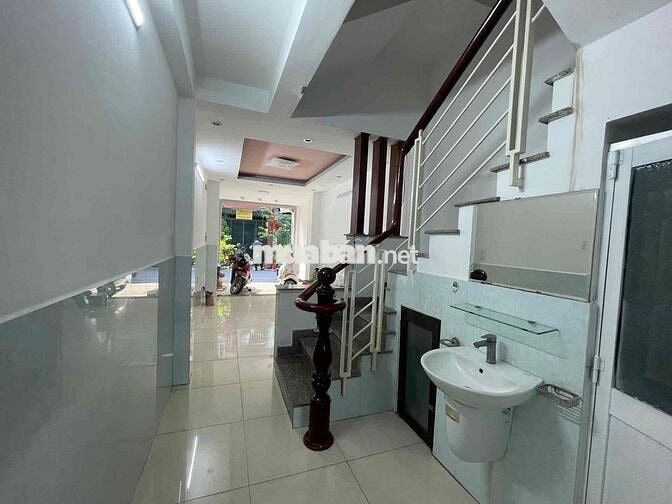 Vị trí Hẻm rất đẹp giao Lê Văn Sỹ Phú Nhuận xe hơi  tranh sát mặt tiền