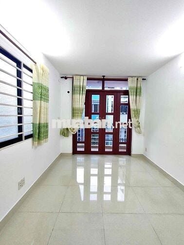 Vị trí Hẻm rất đẹp giao Lê Văn Sỹ Phú Nhuận xe hơi  tranh sát mặt tiền