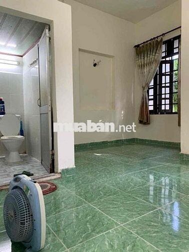 phòng mặt tiền có gác giờ tự do khu Giải Phóng Tân Bình