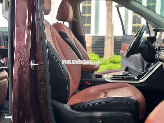 Kia Carnival Signature 2022 Đỏ mận 65.000 km