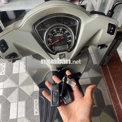 Vision 2025 Sporty Xám xi măng,  1141 km, bs đẹp