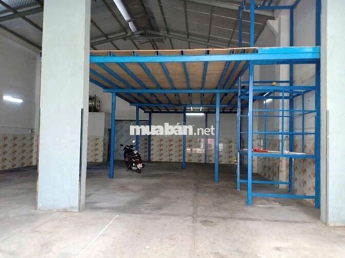 kho hướng Đông.11×20 có gác lửng,văn phòng,hẻm to