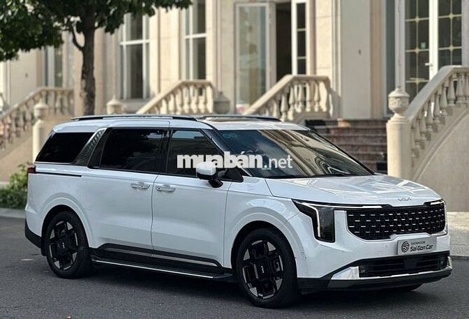 Kia Carnival Signature 2024 Trắng 7 chỗ 12.000 km