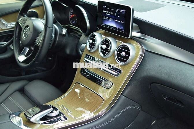 Mercedes-Benz GLC 250 SUV Xanh 5 chỗ