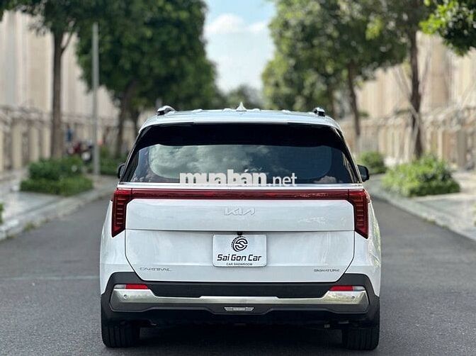 Kia Carnival Signature 2024 Trắng 7 chỗ 12.000 km