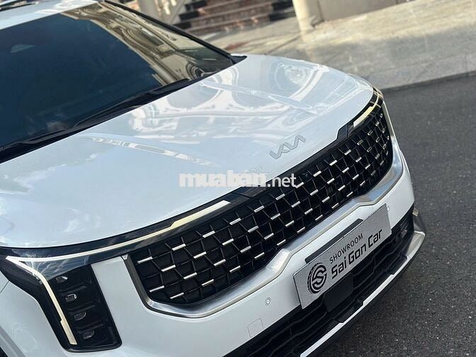 Kia Carnival Signature 2024 Trắng 7 chỗ 12.000 km