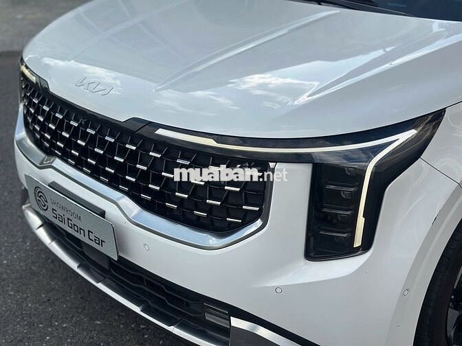 Kia Carnival Signature 2024 Trắng 7 chỗ 12.000 km