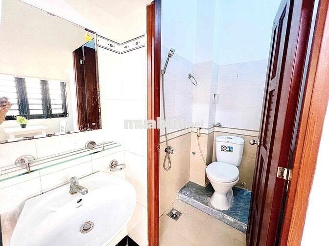 PHÒNG CÓ GÁC BAN CÔNG RIÊNG FULL NT THOÁNG MÁT GIÁ RẺ GẦN LÊ TRỌNG TẤN