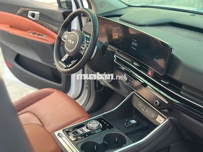 Kia Carnival Signature 2024 Trắng 7 chỗ 12.000 km