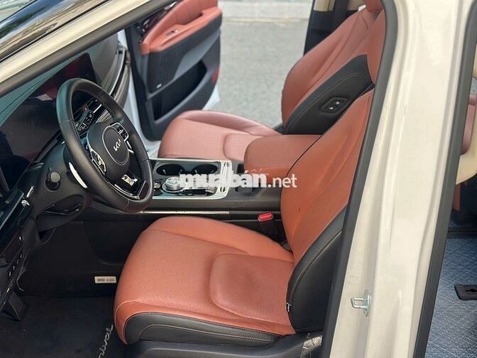 Kia Carnival Signature 2024 Trắng 7 chỗ 12.000 km