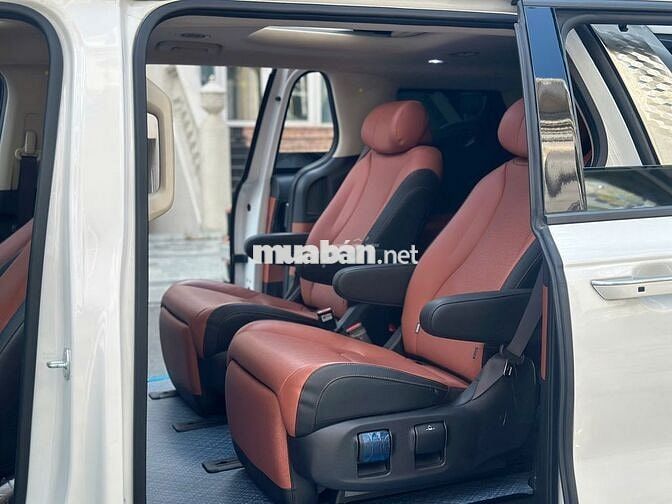 Kia Carnival Signature 2024 Trắng 7 chỗ 12.000 km
