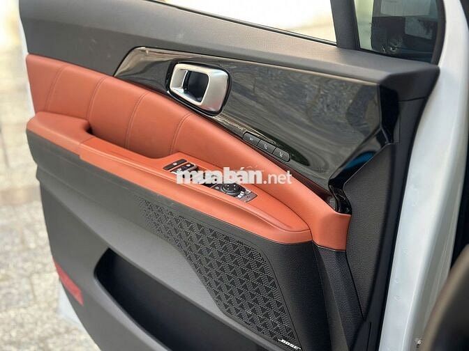 Kia Carnival Signature 2024 Trắng 7 chỗ 12.000 km