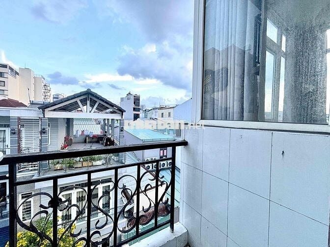 Phòng Ban Công - Sát Bên Lotte UFM TDT RMIT