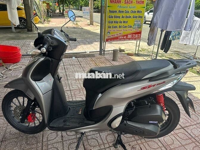 Honda SH Mode 2024 Bạc đen