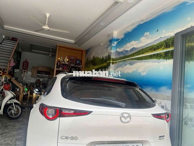 Mazda CX 30 Premium 2022 Trắng 1 vạn km