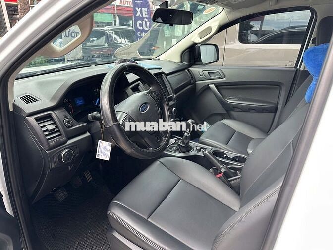 Ford Ranger XLS MT 2021 2.2L 4x4 vay Ngân Hàng 75%