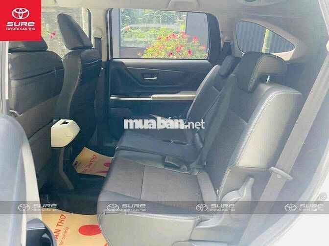 Toyota Veloz Cross Top 2025 siêu lướt