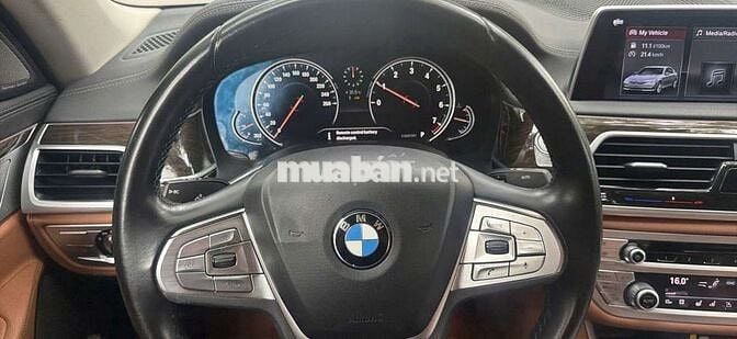 BMW 740Li 2018 Trắng 32.000 km