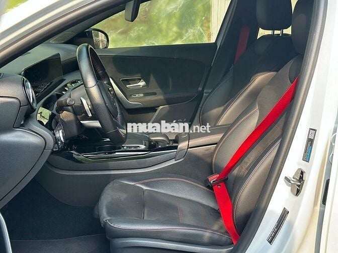 Mercedes Benz A35 AMG 4Matic 2020 Trắng | 50k Km