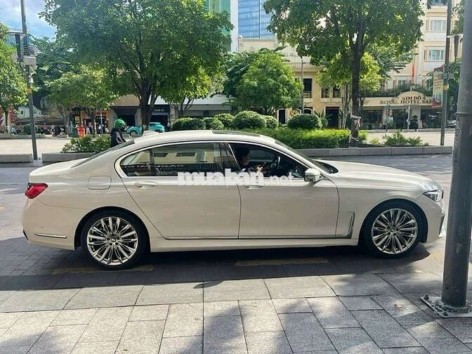 BMW 740Li 2018 Trắng 32.000 km