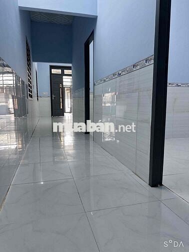 nhà cấp 4 diện tích lớn đường xe hơi đường trước nhà 7 m