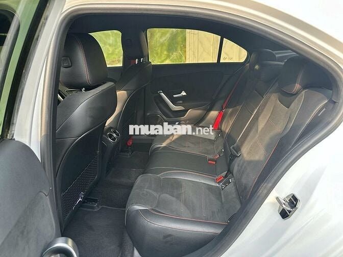 Mercedes Benz A35 AMG 4Matic 2020 Trắng | 50k Km