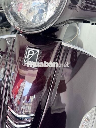 Piaggio Vespa Super GTS 125 đỏ