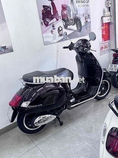 Piaggio Vespa Super GTS 125 đỏ