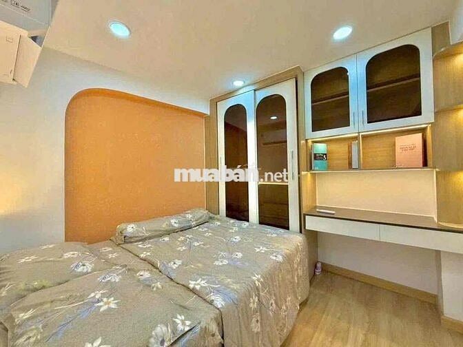 giảm kịch khung 700tr nhà đẹp ngang hẻm xe hơi ránh sát mặt tiền