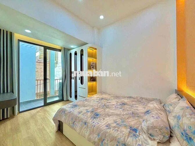 giảm kịch khung 700tr nhà đẹp ngang hẻm xe hơi ránh sát mặt tiền