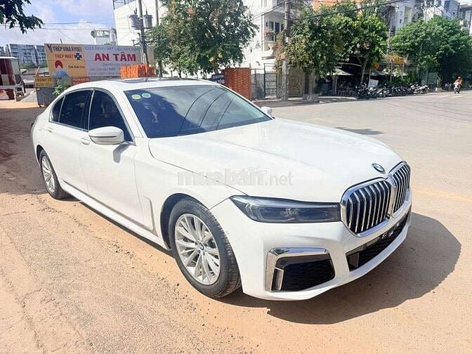 BMW 740Li 2018 Trắng 32.000 km