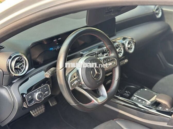 Mercedes Benz A35 AMG 4Matic 2020 Trắng | 50k Km