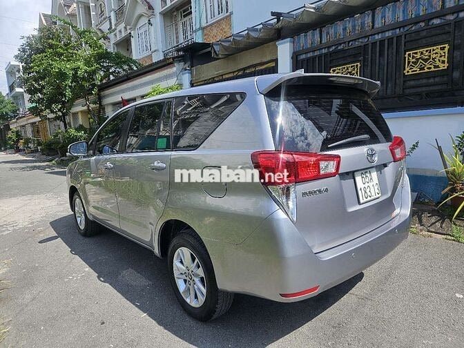Toyota Innova 2.0E 2019 Số sàn Bạc