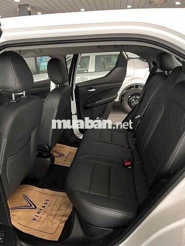 Xả kho cực khủng VF5, hỗ trợ góp