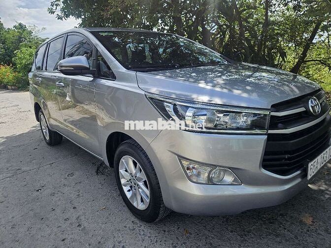 Toyota Innova 2.0E 2019 Số sàn Bạc
