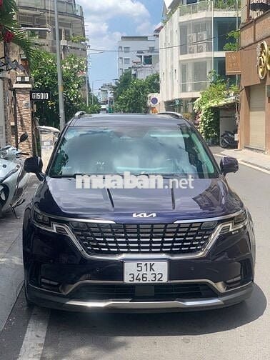Kia Carnival màu xanh, máy dầu 2022