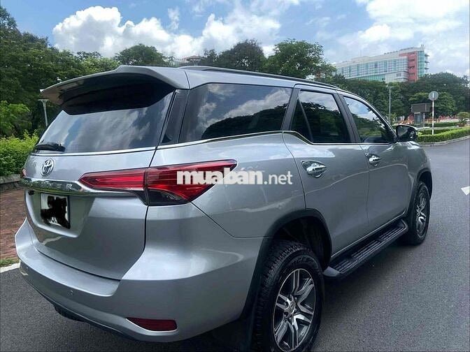 Toyota Fortuner 2018 2.4 G Số sàn Bạc