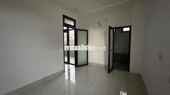 cho thuê phòng ban công rộng thoáng mát, cửa sổ lớn đón sáng!