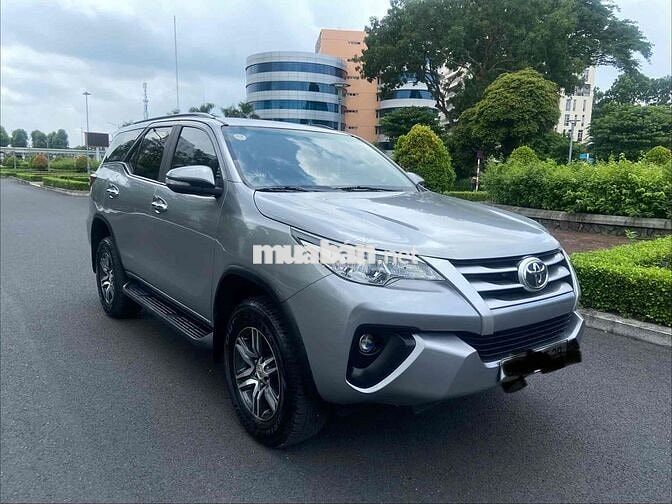 Toyota Fortuner 2018 2.4 G Số sàn Bạc