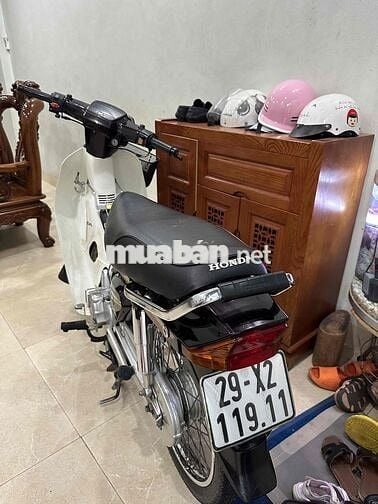 Honda Dream 2024 Trắng đen
