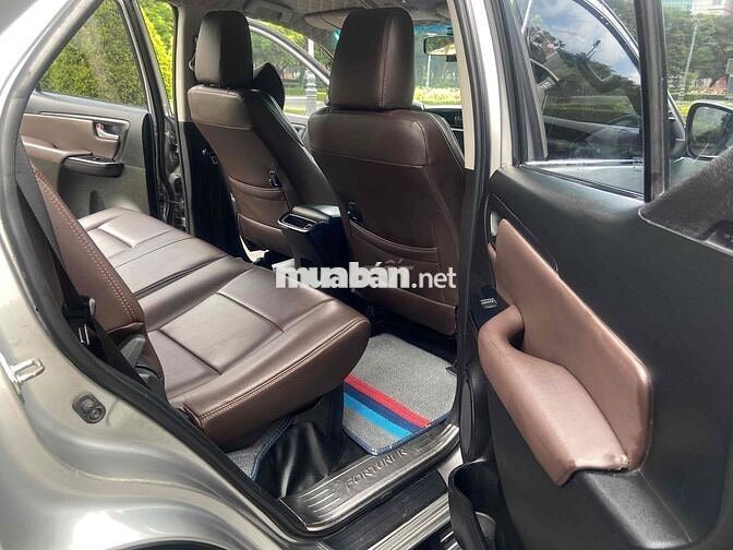 Toyota Fortuner 2018 2.4 G Số sàn Bạc