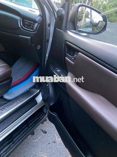 Toyota Fortuner 2018 2.4 G Số sàn Bạc