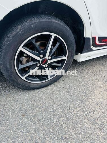 Toyota Vios TRD Số sàn màu Trắng