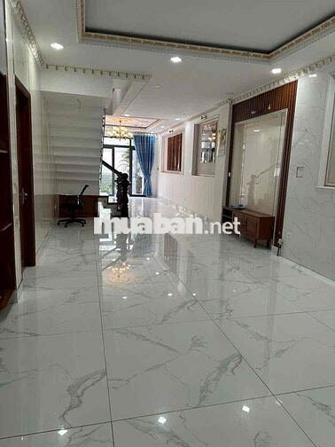 NHÀ RỘNG ( GARA XE HƠI ) TRỆT LẦU 3PN 3WC. NỘI THẤT SẴN