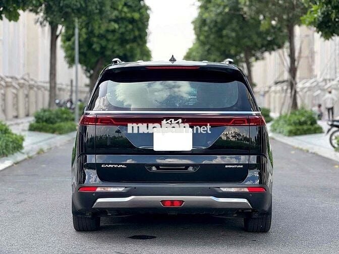 KIA Carnival Signature 2.2D 2022 Đen 64.000 km
