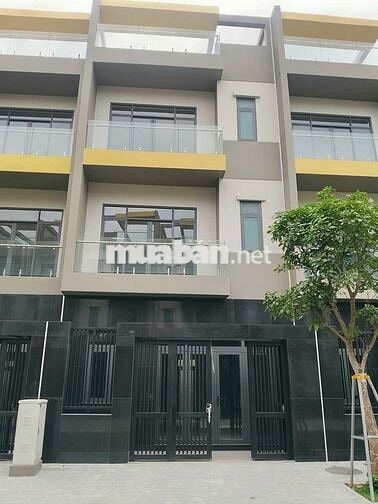 Nhà DT đất 137 m2 ,1 trệt,2 lầu,1 mái ,5 PN-5 WC, Ngay tuyến metro 1